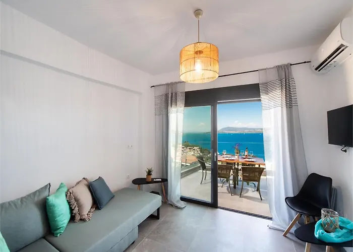 Sky View Maisonette - Shared Pool Access * Νικιάνα