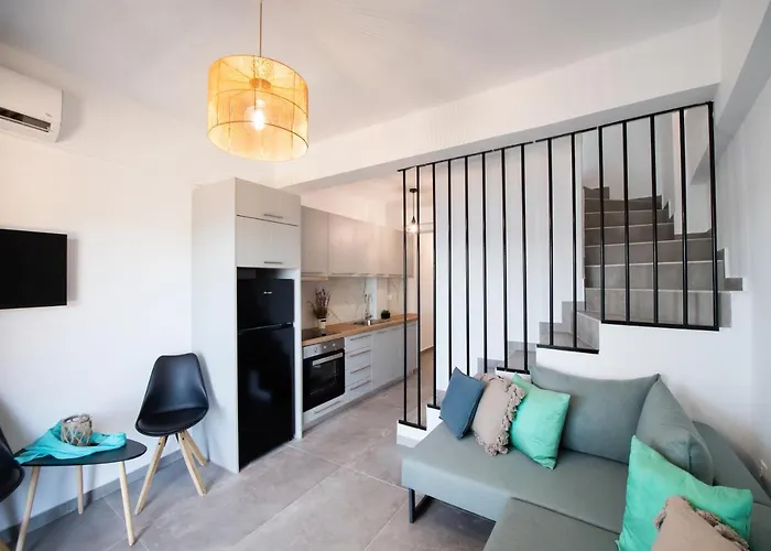 شقة Sky View Maisonette - Shared Pool Access نِكيانا