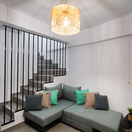 Sky View Maisonette - Shared Pool Access شقة *