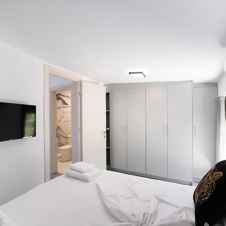 شقة Sky View Maisonette - Shared Pool Access *