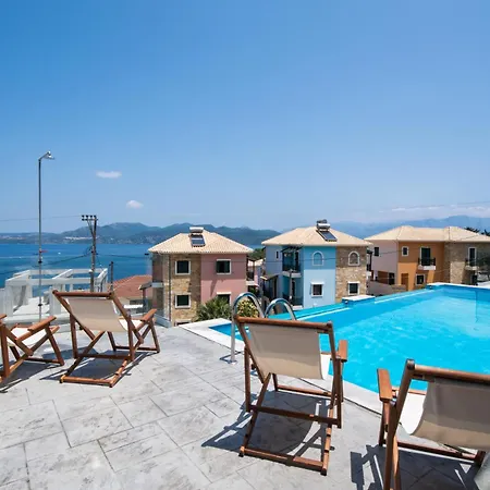 Sky View Maisonette - Shared Pool Access * ניקיאנה