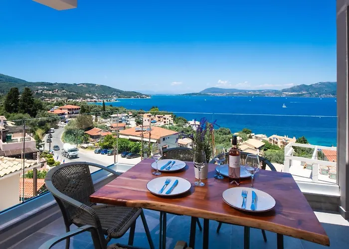 Sky View Maisonette - Shared Pool Access Apartment Nikiana